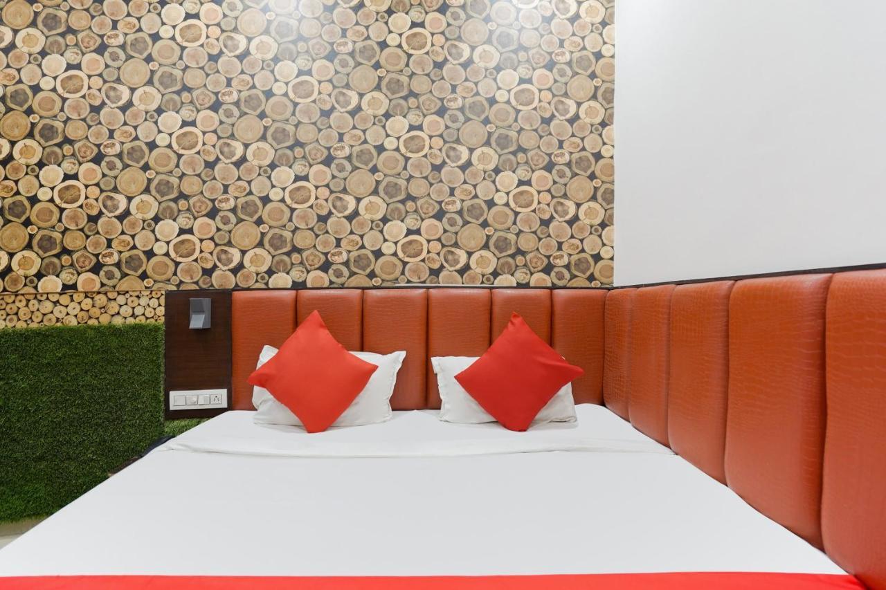 فندق ساهارانبورفي  Oyo 48489 Adarsh Plaza المظهر الخارجي الصورة